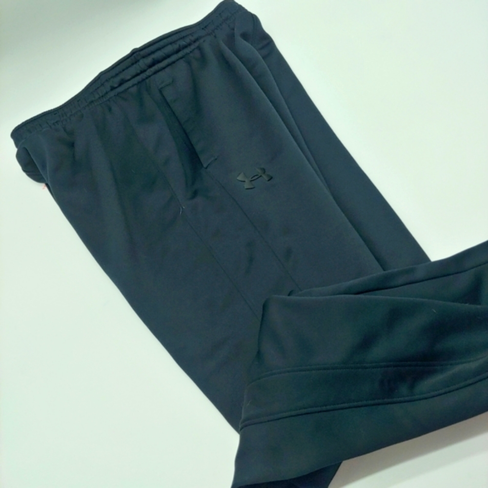Under Armour • Fleece Lined Comfy Pocket Black Jogger Sweatpants Medium